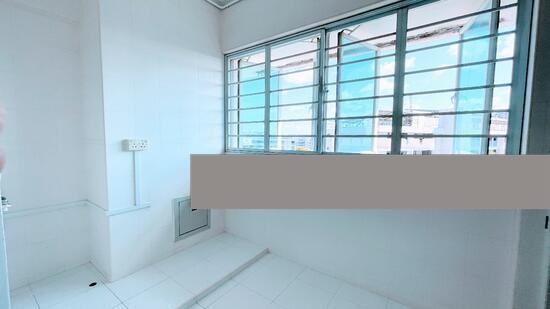 419 Bedok North Street 1 HDB Apartment For Rent, $3,300, 2 Bed 2 Bath 731 sqft $4.51 psf