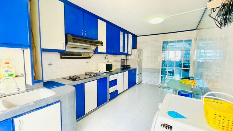 138 Bukit Batok West Avenue 6 HDB Apartment For Rent, $3,8002 Bath 11,345 sqft $0.33 psf