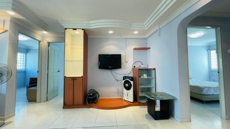 138 Bukit Batok West Avenue 6 HDB Apartment For Rent, $3,8002 Bath 11,345 sqft $0.33 psf