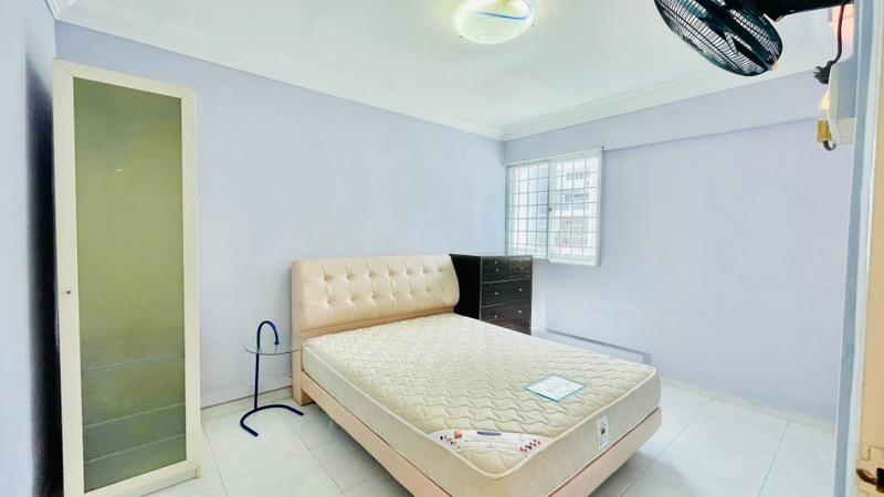 138 Bukit Batok West Avenue 6 HDB Apartment For Rent, $3,8002 Bath 11,345 sqft $0.33 psf