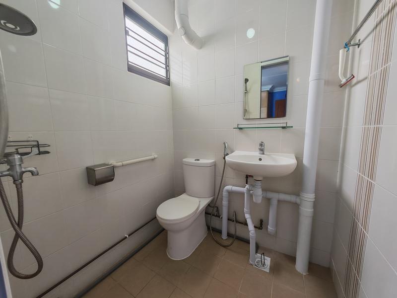 138 Bukit Batok West Avenue 6 HDB Apartment For Rent, $3,8002 Bath 11,345 sqft $0.33 psf