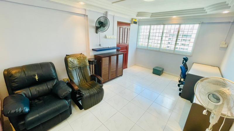 138 Bukit Batok West Avenue 6 HDB Apartment For Rent, $3,8002 Bath 11,345 sqft $0.33 psf
