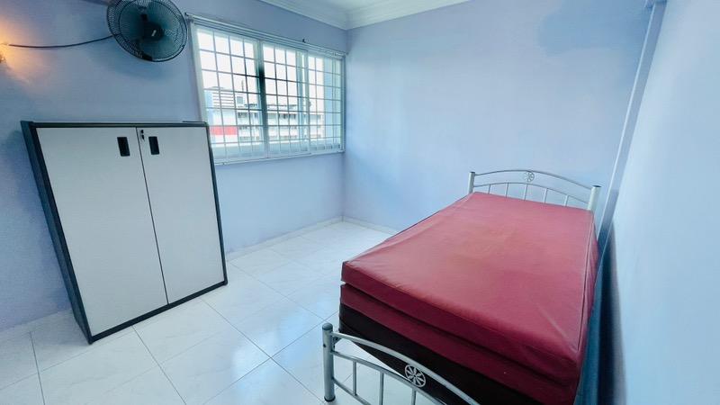 138 Bukit Batok West Avenue 6 HDB Apartment For Rent, $3,8002 Bath 11,345 sqft $0.33 psf