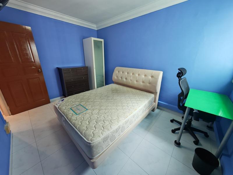 138 Bukit Batok West Avenue 6 HDB Apartment For Rent, $3,8002 Bath 11,345 sqft $0.33 psf