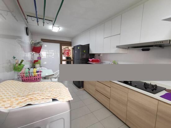 233 Serangoon Avenue 3 HDB Apartment Room Rental, $1,200, 1 Bed 1 Bath 118 sqft $10.17 psf