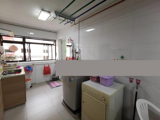 233 Serangoon Avenue 3 HDB Apartment Room Rental, $1,200, 1 Bed 1 Bath 118 sqft $10.17 psf
