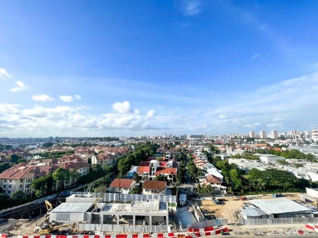 Prop-GPT: Apartment: D15 Marine Parade Laguna Park