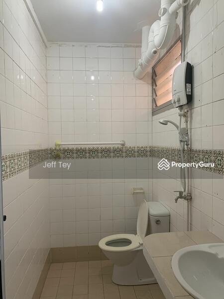 304 Tampines Street 32