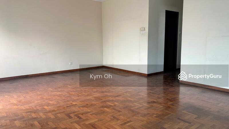 Prop-GPT: Semi-Detached: D14 Kembangan Kembangan Huge Semi-D Walk to MRT Amenities