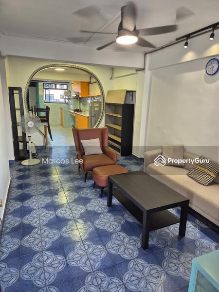 Prop-GPT: HDB Flat: D04 Telok Blangah 18 Telok Blangah Crescent