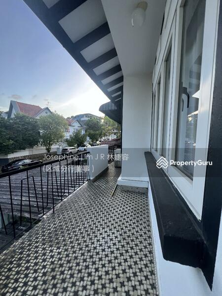 Corner Terrace for Rent: Holland, D10, 277000