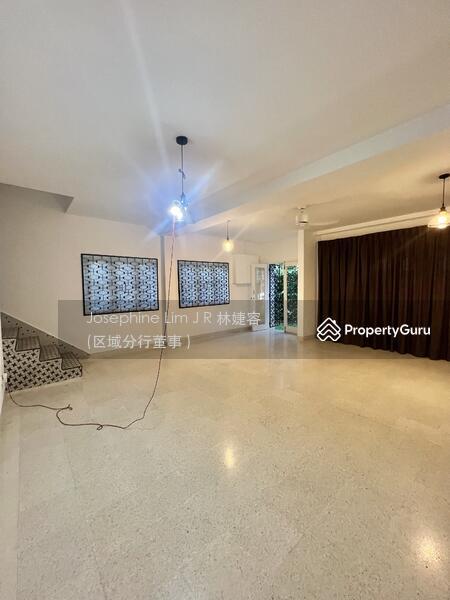 Corner Terrace for Rent: Holland, D10, 277000