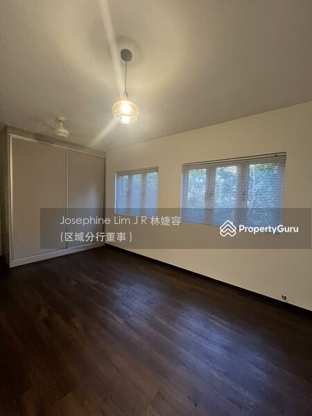 Corner Terrace for Rent: Holland, D10, 277000