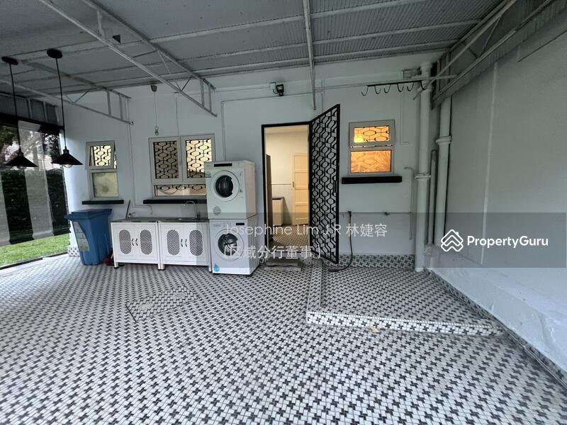 Corner Terrace for Rent: Holland, D10, 277000