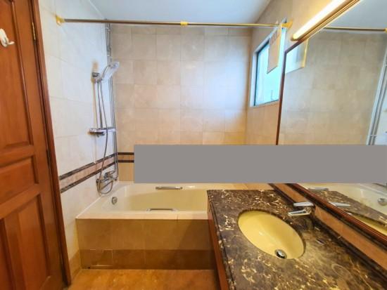 Gold Palm Mansions Apartment For Rent, $3,800, 2 Bed 2 Bath 947 sqft $4.01 psf