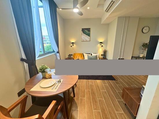 USR Junction Apartment For Rent, $4,080, 1 Bed 1 Bath 409 sqft $9.98 psf