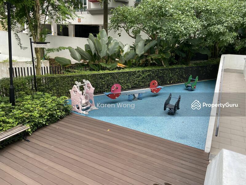 R Maisons (The Maisons)