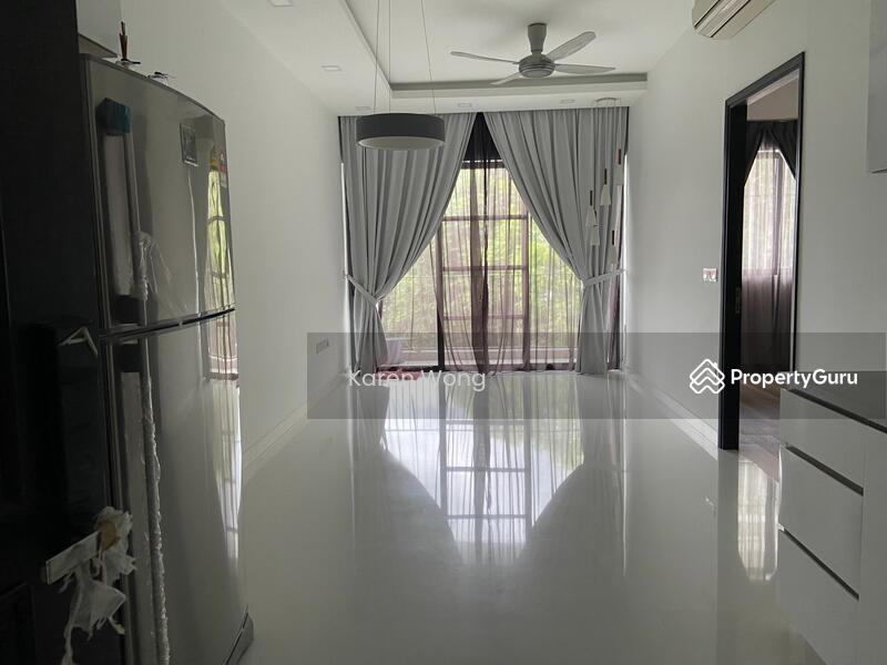 R Maisons (The Maisons)