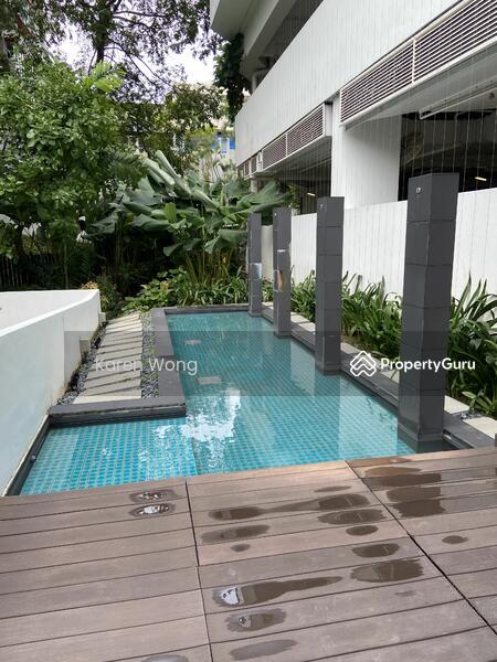 R Maisons (The Maisons)