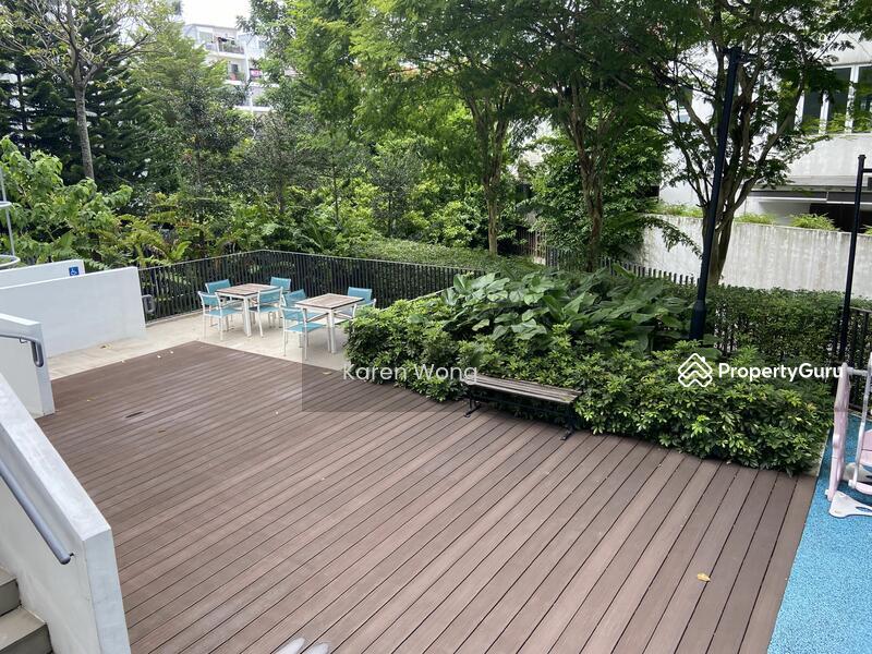 R Maisons (The Maisons)