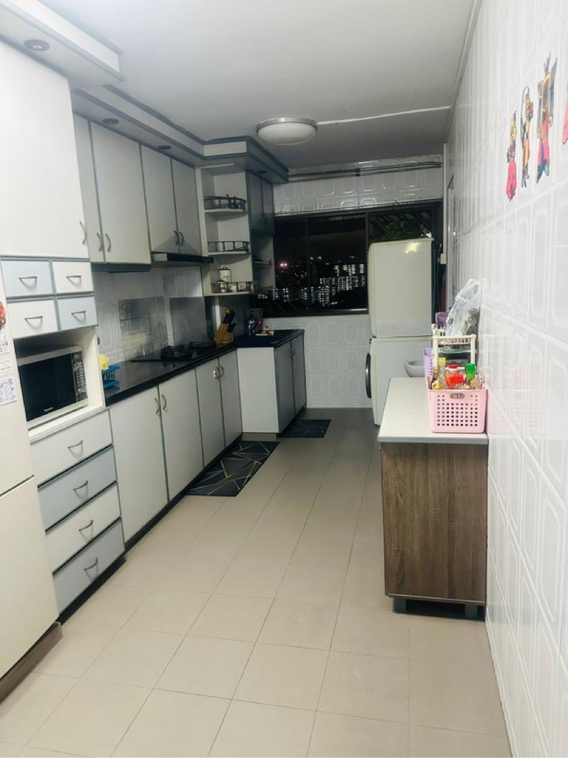141 Bishan Street 12 HDB Apartment Room Rental, $1,200, 1 Bed 2 Bath 1,291 sqft $0.93 psf