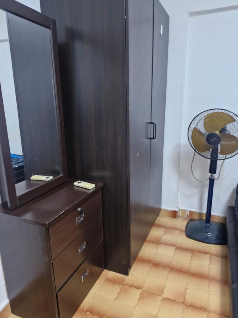 214 Ang Mo Kio Avenue 3 HDB Apartment Room Rental, $1,250, 1 Bed 1 Bath 721 sqft $1.73 psf