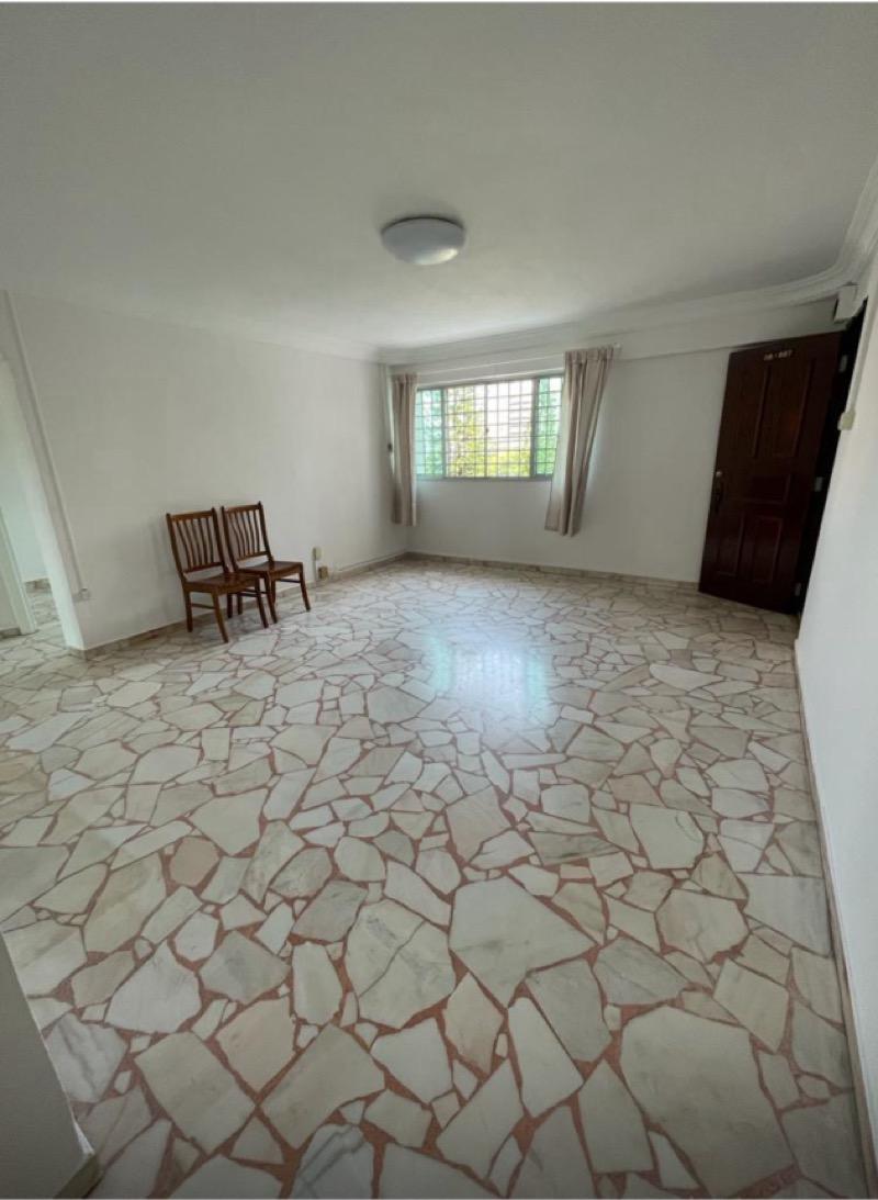 Prop-GPT: HDB Apartment: D22 Jurong 221A Jurong East Street 21