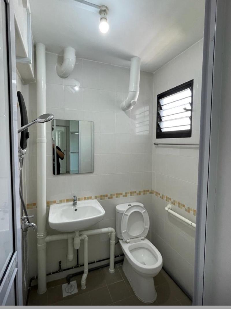 221A Jurong East Street 21 HDB Apartment For Rent, $3,500, 3 Bed 2 Bath 1,108 sqft $3.16 psf