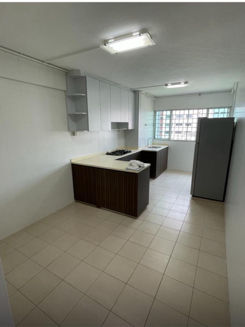 221A Jurong East Street 21 HDB Apartment For Rent, $3,500, 3 Bed 2 Bath 1,108 sqft $3.16 psf