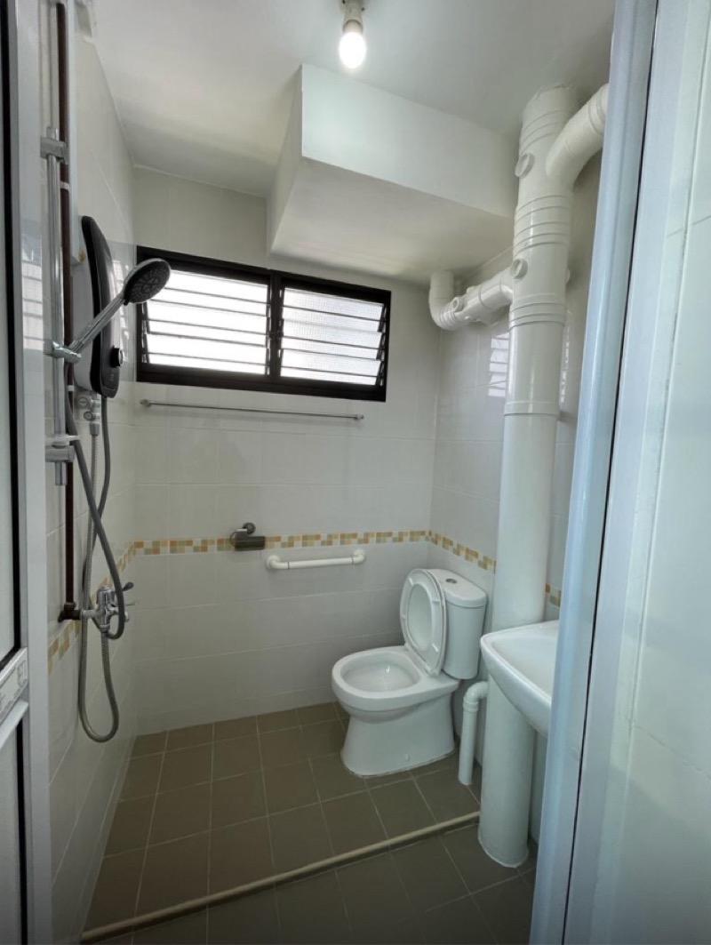 221A Jurong East Street 21 HDB Apartment For Rent, $3,500, 3 Bed 2 Bath 1,108 sqft $3.16 psf