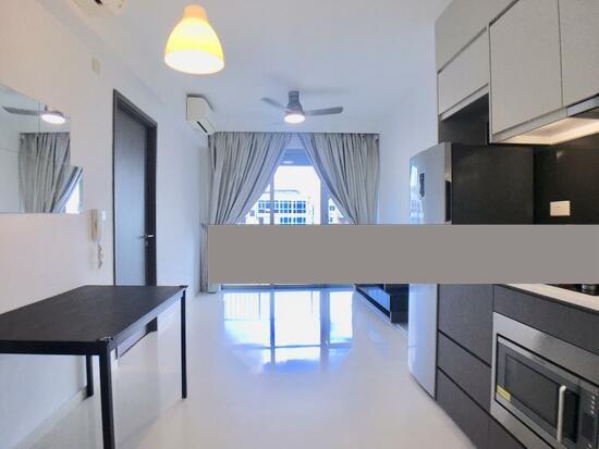 Q Bay Residences Condominium For Rent, $3,100, 1 Bed 1 Bath 517 sqft $6.00 psf