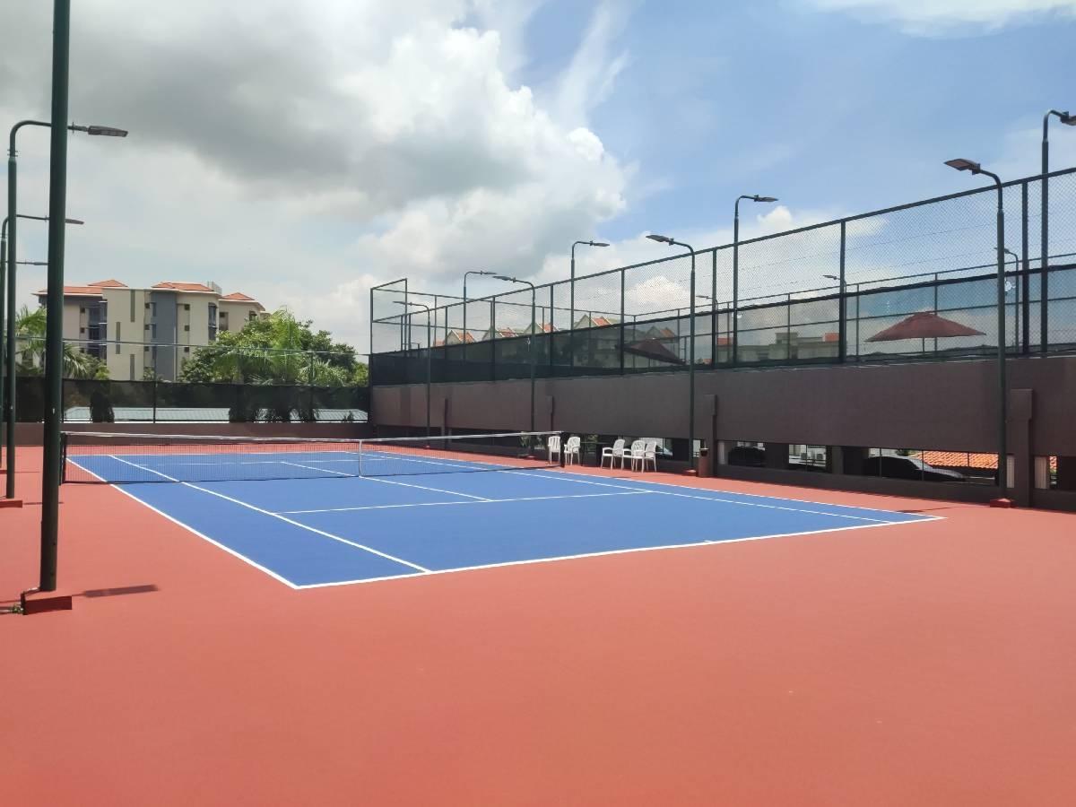 Avila Gardens Condominium Room Rental, $1,300, 1 Bed 1 Bath 135 sqft $9.63 psf