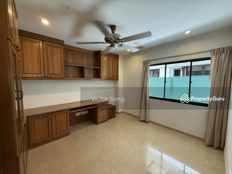 Semi-Detached for Rent: Holland, D10, 278314