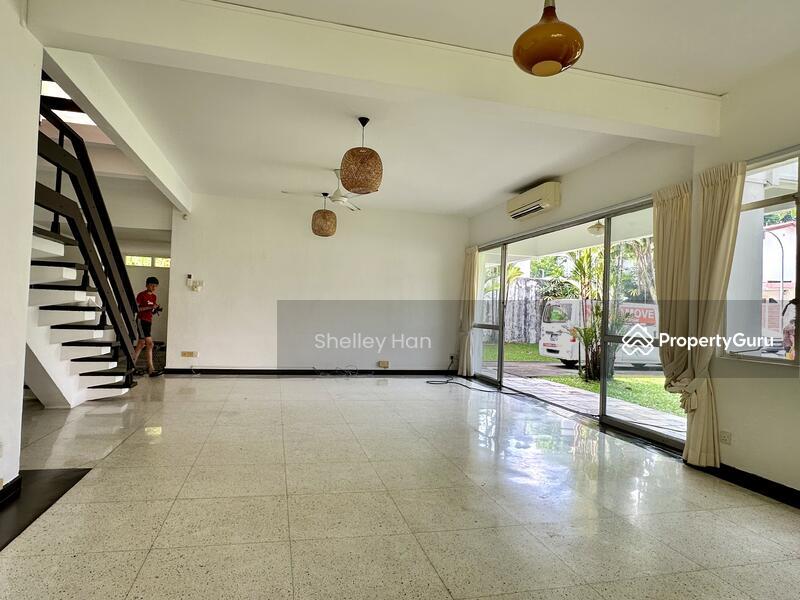 Prop-GPT: Bungalow: D10  Oei Tiong Ham Park