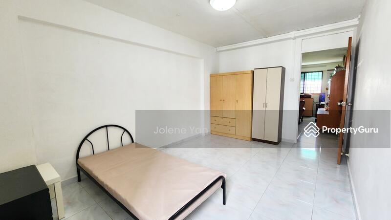 Prop-GPT: HDB Flat: D19 Serangoon 335 Serangoon Avenue 3