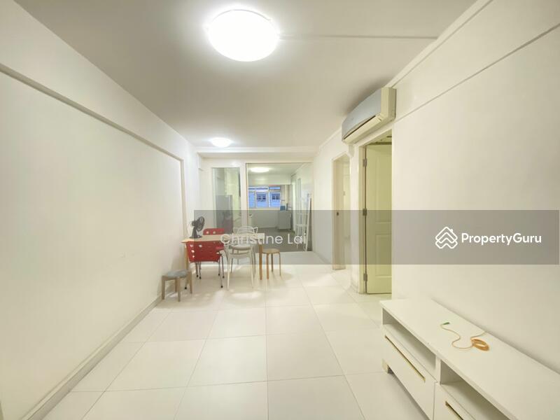 Prop-GPT: HDB Flat: D19  5 Lorong Lew Lian