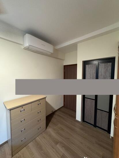 Evergreen Park Condominium Room Rental, $1,000, 1 Bed 1 Bath 80 sqft $12.50 psf