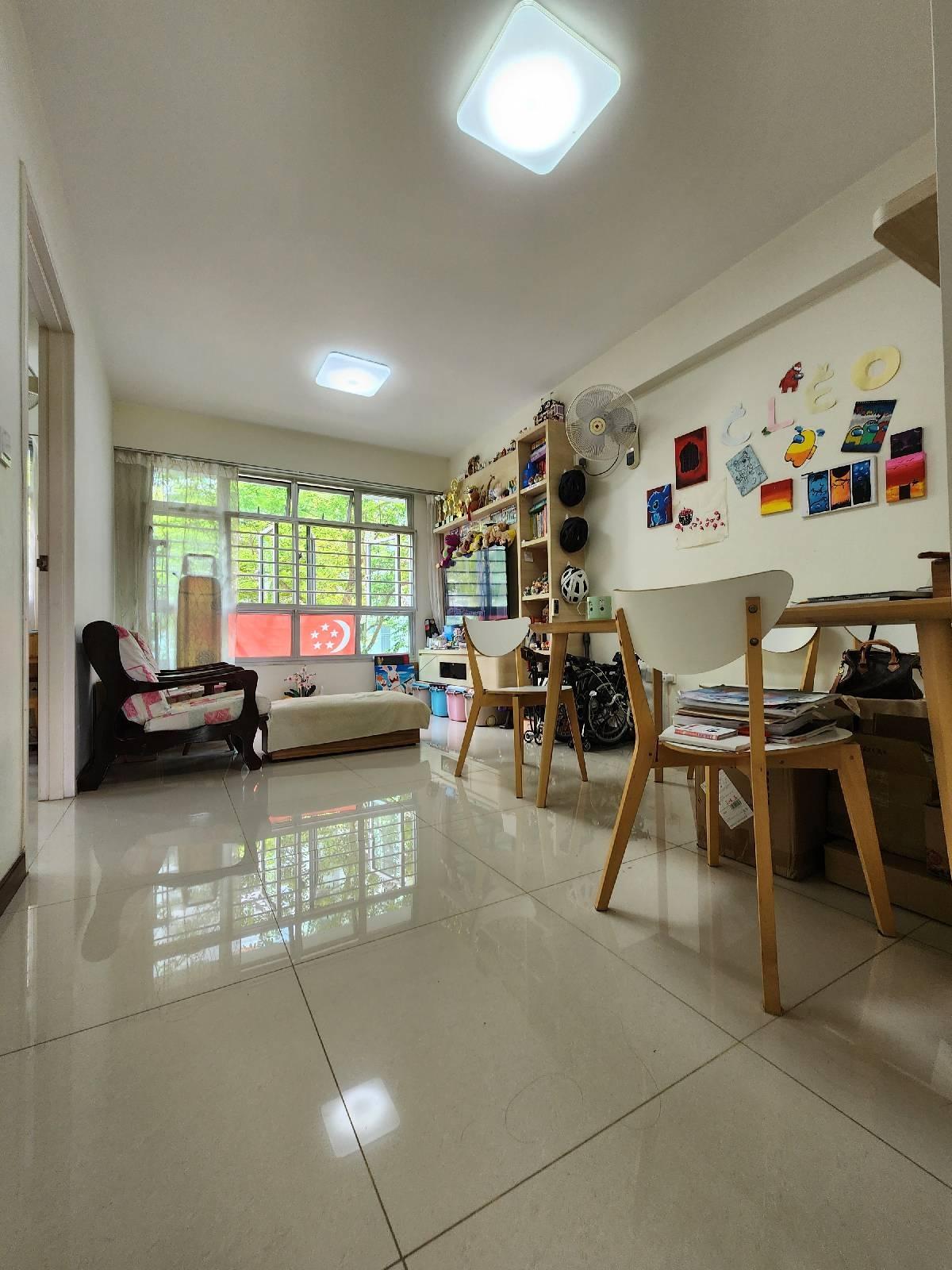 Prop-GPT: HDB Apartment: D27  130B Canberra Crescent
