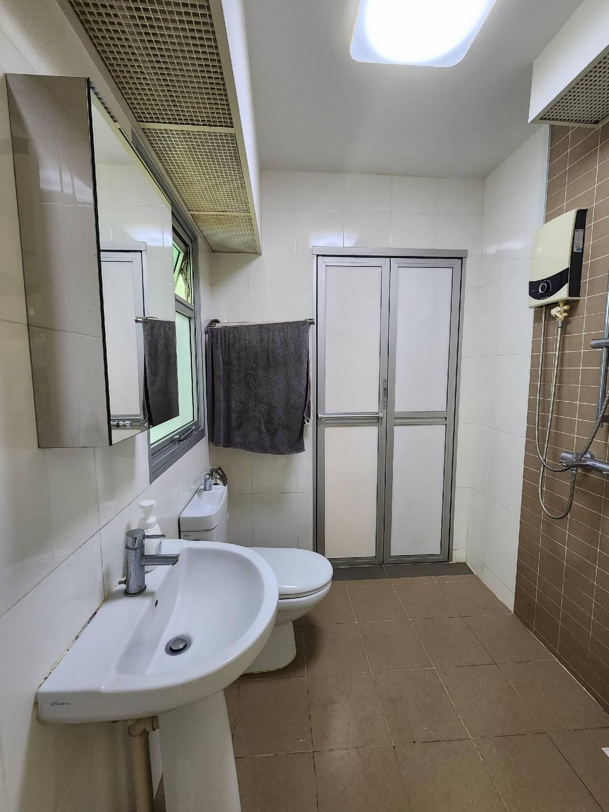 HDB Apartment for Rent: D27, 752130