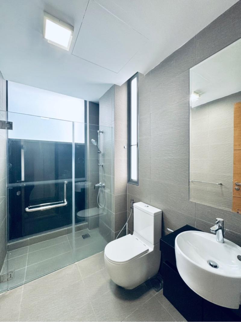 Serangoon Garden Estate Corner Terrace For Rent, $15,000, 5 Bed 6 Bath 3,810 sqft $6.69 psf