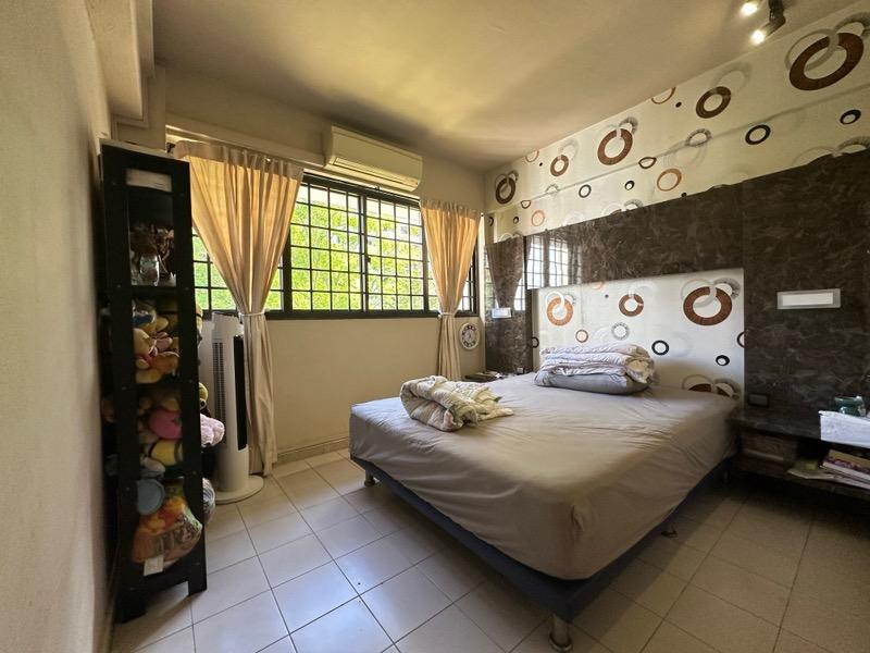 305 Jurong East Street 32 HDB Apartment Room Rental, $900, 1 Bed 1 Bath 107 sqft $8.41 psf