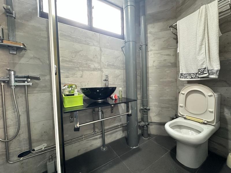 305 Jurong East Street 32 HDB Apartment Room Rental, $900, 1 Bed 1 Bath 107 sqft $8.41 psf
