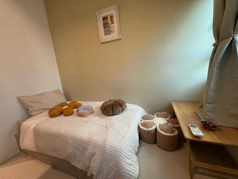 Avila Gardens Condominium Room Rental, $1,080, 1 Bed 1 Bath 160 sqft $6.75 psf