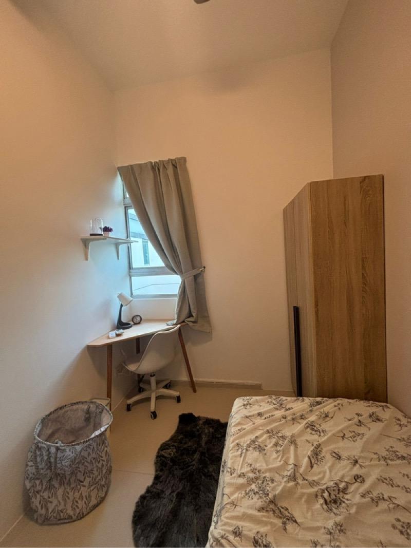 Avila Gardens Condominium Room Rental, $1,080, 1 Bed 1 Bath 160 sqft $6.75 psf