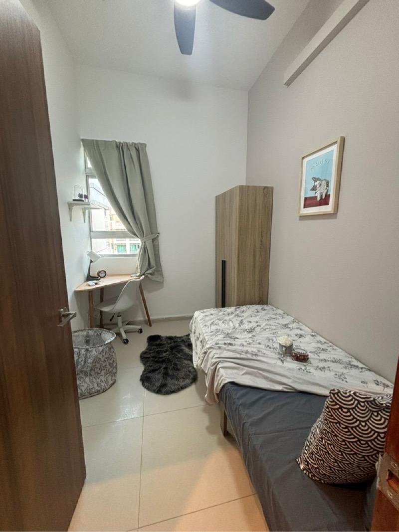 Avila Gardens Condominium Room Rental, $1,080, 1 Bed 1 Bath 160 sqft $6.75 psf