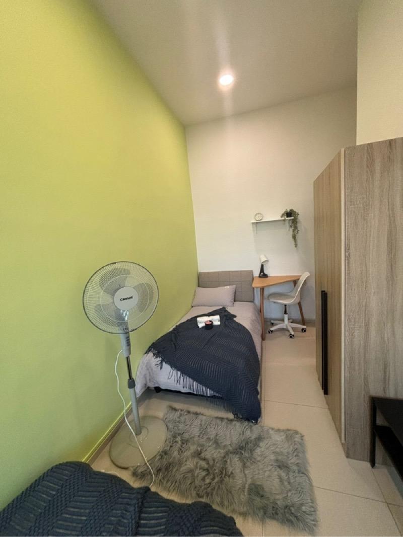 Avila Gardens Condominium Room Rental, $1,799, 1 Bed 1 Bath 250 sqft $7.20 psf