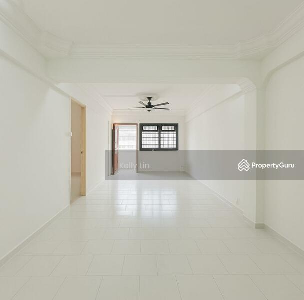 Prop-GPT: HDB Flat: D10 Holland 3 Ghim Moh Road