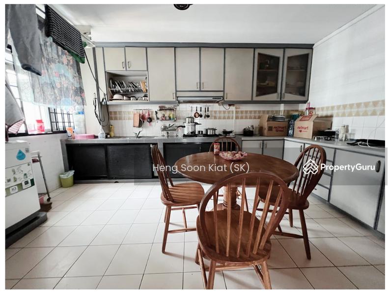 496E Tampines Avenue 9