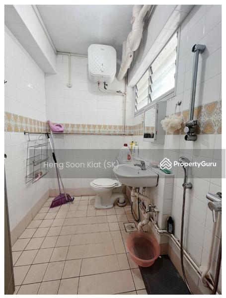 496E Tampines Avenue 9