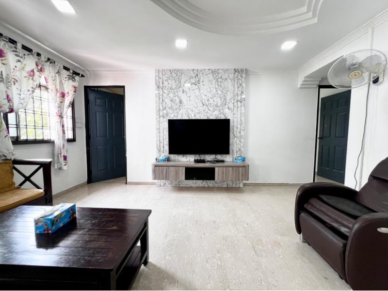 Prop-GPT: HDB Apartment: D22 Boon Lay 764 Jurong West Street 74